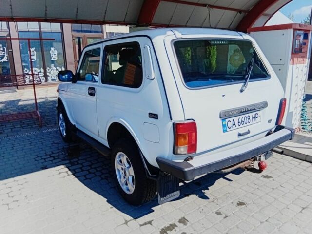 Белый ВАЗ 21213 Niva, объемом двигателя 1.7 л и пробегом 150 тыс. км за 125000 $, фото 1 на Automoto.ua