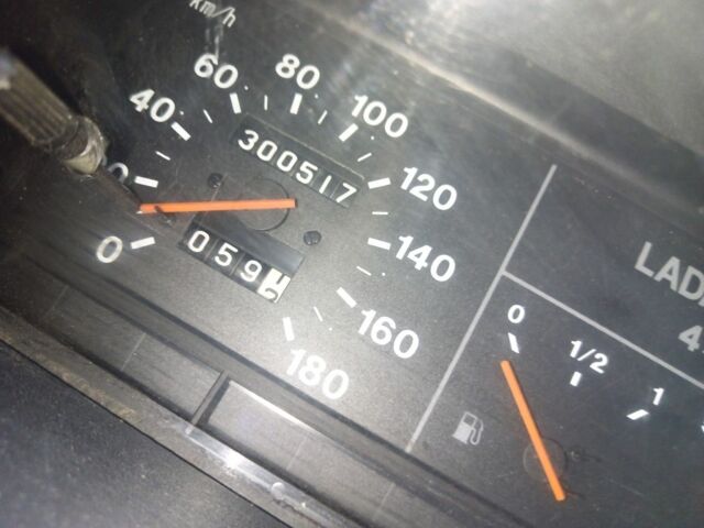 Белый ВАЗ 21213 Niva, объемом двигателя 1.7 л и пробегом 300 тыс. км за 1662 $, фото 5 на Automoto.ua