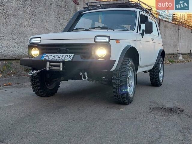Белый ВАЗ 21213 Niva, объемом двигателя 1.7 л и пробегом 164 тыс. км за 5500 $, фото 11 на Automoto.ua