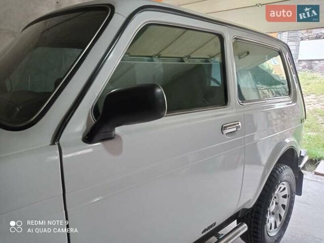 Білий ВАЗ 21213 Niva, об'ємом двигуна 1.7 л та пробігом 62 тис. км за 7000 $, фото 1 на Automoto.ua