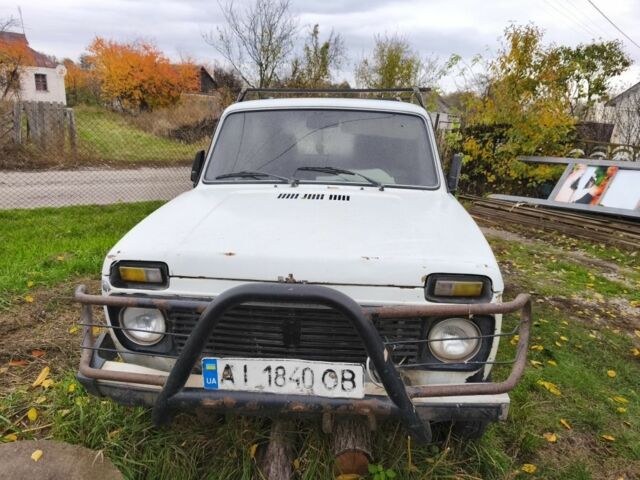 Белый ВАЗ 21213 Niva, объемом двигателя 1.7 л и пробегом 200 тыс. км за 1200 $, фото 2 на Automoto.ua
