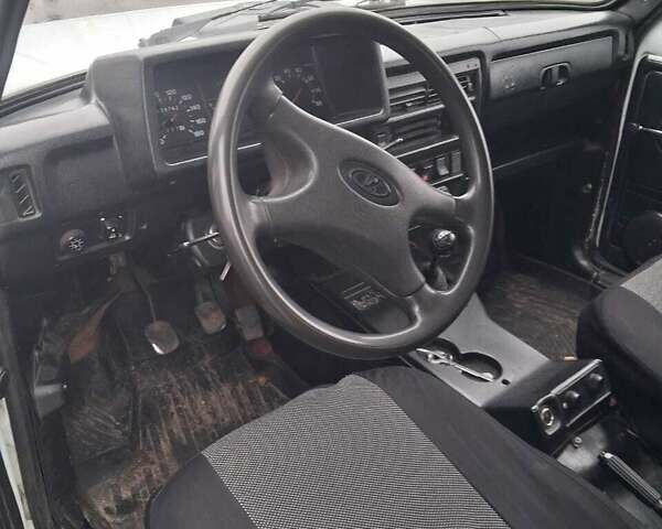 Белый ВАЗ 21213 Niva, объемом двигателя 1.7 л и пробегом 144 тыс. км за 2300 $, фото 7 на Automoto.ua