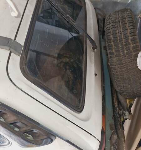 Белый ВАЗ 21213 Niva, объемом двигателя 1.69 л и пробегом 100 тыс. км за 2500 $, фото 4 на Automoto.ua