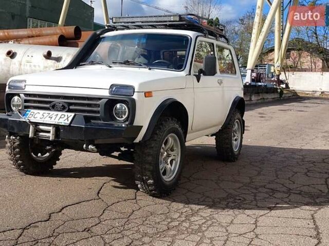Белый ВАЗ 21213 Niva, объемом двигателя 1.7 л и пробегом 164 тыс. км за 5500 $, фото 7 на Automoto.ua