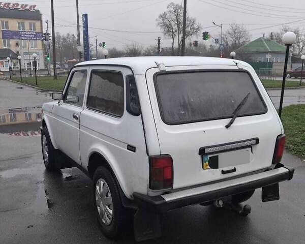 Белый ВАЗ 21213 Niva, объемом двигателя 1.7 л и пробегом 144 тыс. км за 2300 $, фото 1 на Automoto.ua