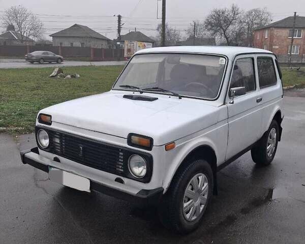 Белый ВАЗ 21213 Niva, объемом двигателя 1.7 л и пробегом 144 тыс. км за 2300 $, фото 2 на Automoto.ua