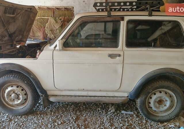 Белый ВАЗ 21213 Niva, объемом двигателя 1.69 л и пробегом 100 тыс. км за 2500 $, фото 5 на Automoto.ua