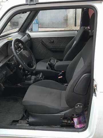Белый ВАЗ 21213 Niva, объемом двигателя 1.7 л и пробегом 305 тыс. км за 5100 $, фото 11 на Automoto.ua