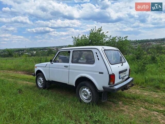 Белый ВАЗ 21213 Niva, объемом двигателя 1.7 л и пробегом 95 тыс. км за 3300 $, фото 2 на Automoto.ua
