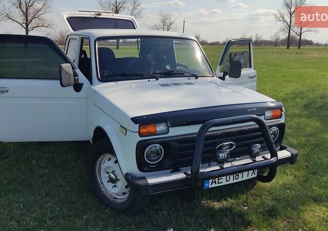 Белый ВАЗ 21213 Niva, объемом двигателя 1.69 л и пробегом 197 тыс. км за 4000 $, фото 1 на Automoto.ua
