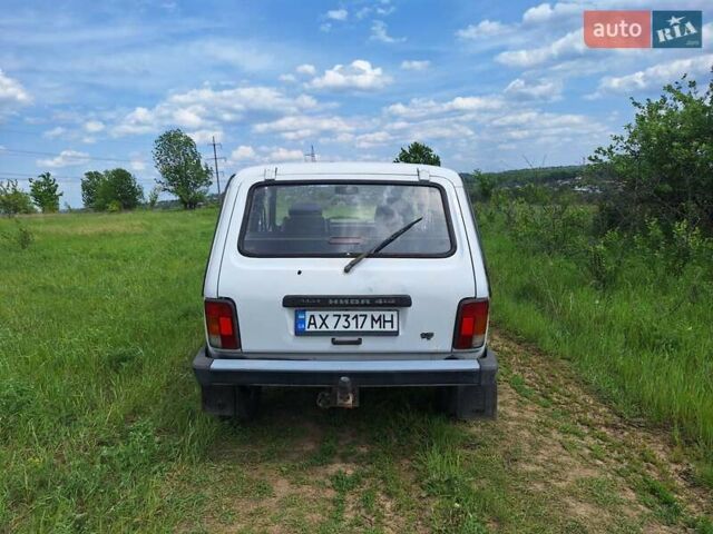Белый ВАЗ 21213 Niva, объемом двигателя 1.7 л и пробегом 95 тыс. км за 3300 $, фото 1 на Automoto.ua