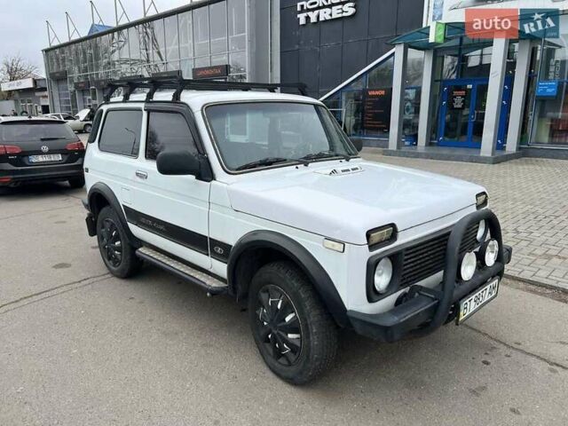 Белый ВАЗ 21213 Niva, объемом двигателя 1.69 л и пробегом 146 тыс. км за 2350 $, фото 4 на Automoto.ua