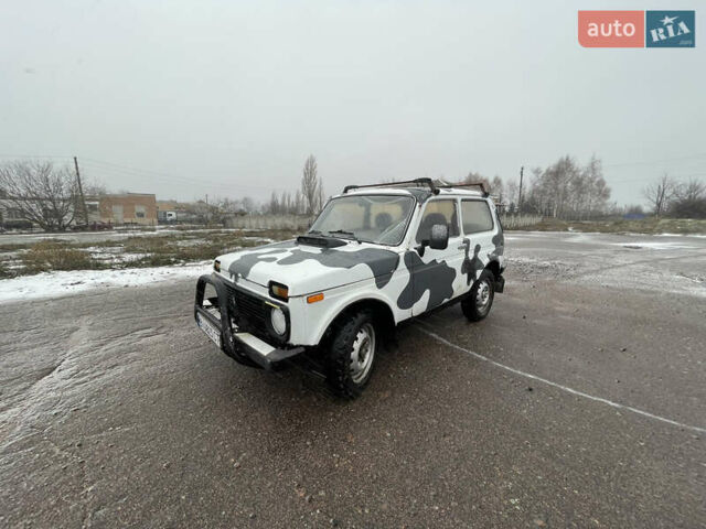 Белый ВАЗ 21213 Niva, объемом двигателя 1.7 л и пробегом 130 тыс. км за 1800 $, фото 3 на Automoto.ua