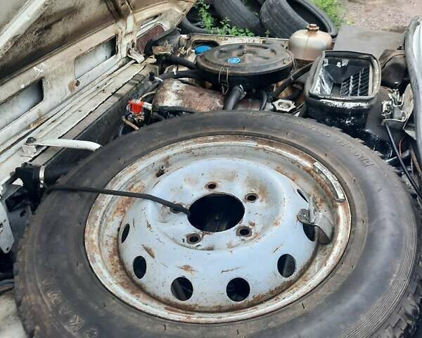 Белый ВАЗ 21213 Niva, объемом двигателя 1.7 л и пробегом 150 тыс. км за 2600 $, фото 7 на Automoto.ua