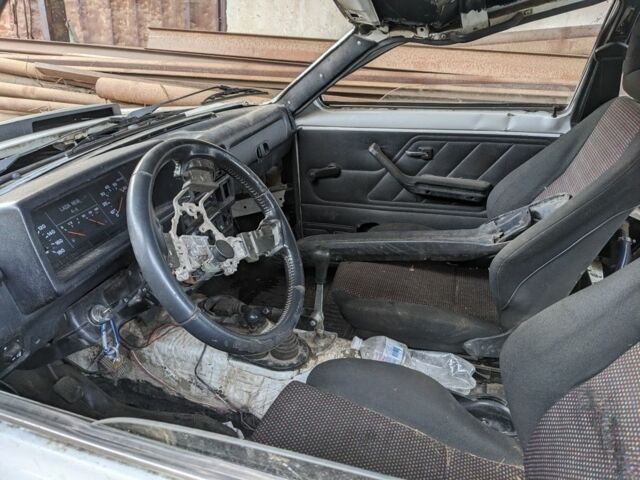 Білий ВАЗ 21213 Niva, об'ємом двигуна 1.7 л та пробігом 150 тис. км за 999 $, фото 5 на Automoto.ua