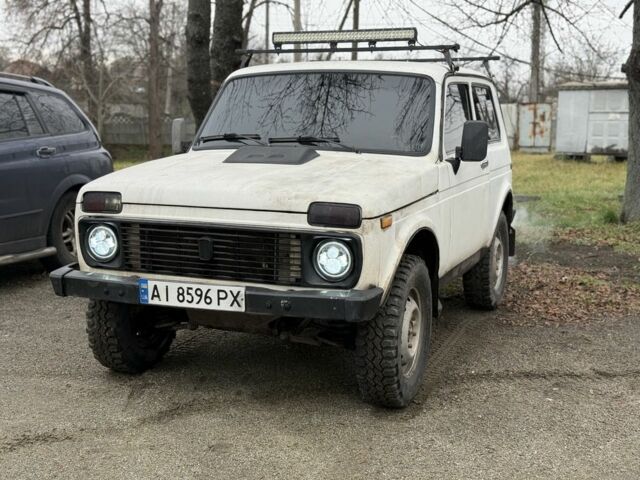 Белый ВАЗ 21213 Niva, объемом двигателя 1.7 л и пробегом 100 тыс. км за 3100 $, фото 5 на Automoto.ua
