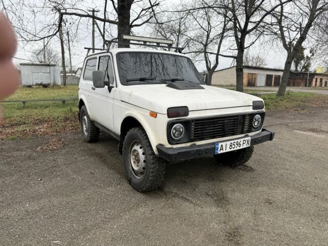 Белый ВАЗ 21213 Niva, объемом двигателя 1.7 л и пробегом 100 тыс. км за 3100 $, фото 2 на Automoto.ua