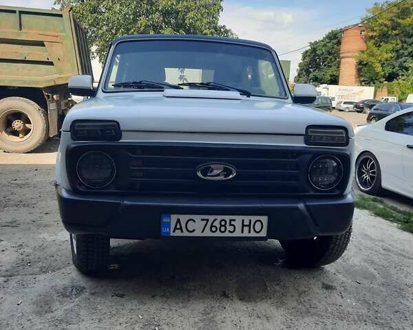 Белый ВАЗ 21213 Niva, объемом двигателя 1.7 л и пробегом 150 тыс. км за 2600 $, фото 9 на Automoto.ua
