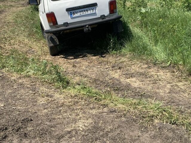 Білий ВАЗ 21213 Niva, об'ємом двигуна 1.7 л та пробігом 2 тис. км за 1600 $, фото 4 на Automoto.ua