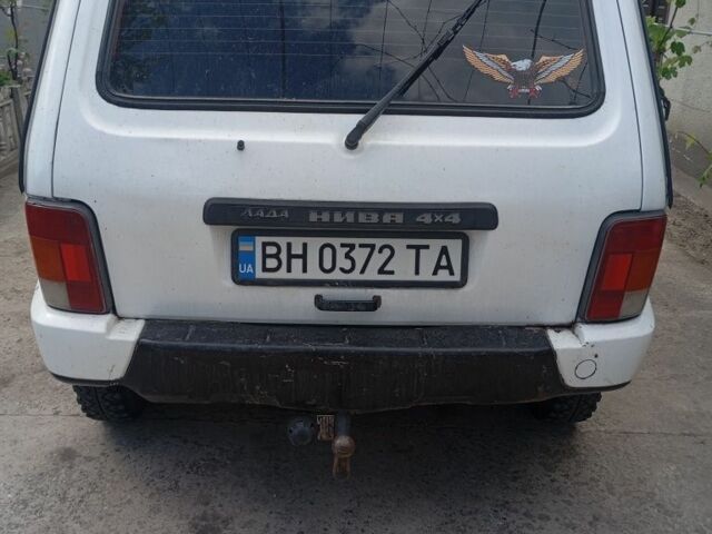 Белый ВАЗ 21213 Niva, объемом двигателя 1.7 л и пробегом 120 тыс. км за 3300 $, фото 2 на Automoto.ua