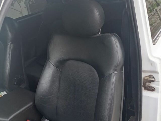 Белый ВАЗ 21213 Niva, объемом двигателя 1.7 л и пробегом 120 тыс. км за 3300 $, фото 5 на Automoto.ua