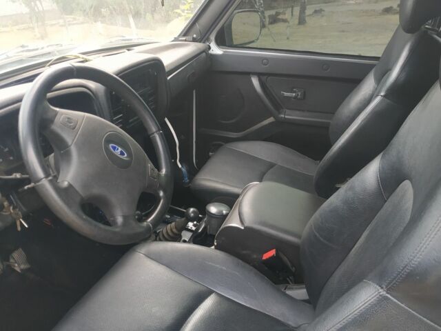 Білий ВАЗ 21213 Niva, об'ємом двигуна 1.7 л та пробігом 110 тис. км за 3200 $, фото 7 на Automoto.ua