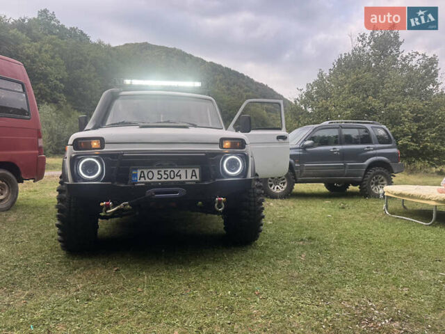 Белый ВАЗ 21213 Niva, объемом двигателя 1.7 л и пробегом 200 тыс. км за 7200 $, фото 5 на Automoto.ua