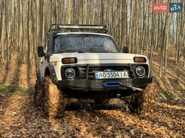 Белый ВАЗ 21213 Niva, объемом двигателя 1.7 л и пробегом 200 тыс. км за 7200 $, фото 9 на Automoto.ua