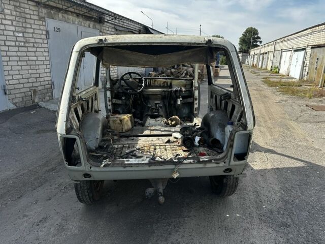 Белый ВАЗ 21213 Niva, объемом двигателя 2.5 л и пробегом 100 тыс. км за 1600 $, фото 5 на Automoto.ua