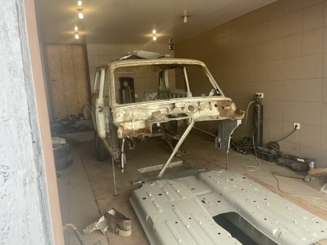 Белый ВАЗ 21213 Niva, объемом двигателя 2.5 л и пробегом 100 тыс. км за 1600 $, фото 1 на Automoto.ua