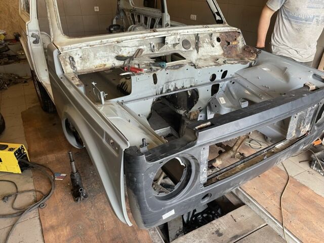 Белый ВАЗ 21213 Niva, объемом двигателя 2.5 л и пробегом 100 тыс. км за 1600 $, фото 3 на Automoto.ua