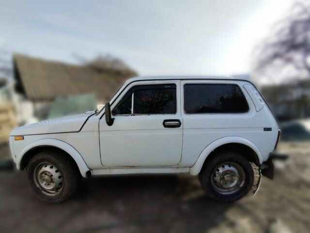 Білий ВАЗ 21213 Niva, об'ємом двигуна 1.7 л та пробігом 250 тис. км за 2000 $, фото 1 на Automoto.ua