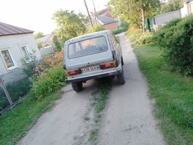 Бежевий ВАЗ 21213 Niva, об'ємом двигуна 1.6 л та пробігом 400 тис. км за 713 $, фото 2 на Automoto.ua