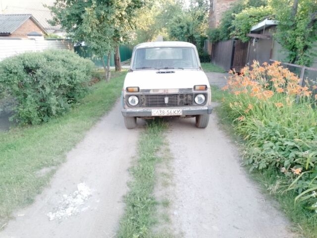 Бежевий ВАЗ 21213 Niva, об'ємом двигуна 1.6 л та пробігом 400 тис. км за 713 $, фото 1 на Automoto.ua