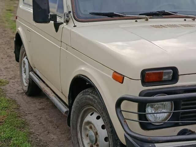 Бежевий ВАЗ 21213 Niva, об'ємом двигуна 1.6 л та пробігом 45 тис. км за 2000 $, фото 2 на Automoto.ua