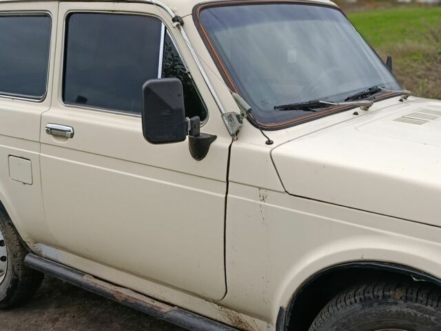 Бежевий ВАЗ 21213 Niva, об'ємом двигуна 1.6 л та пробігом 45 тис. км за 2000 $, фото 3 на Automoto.ua