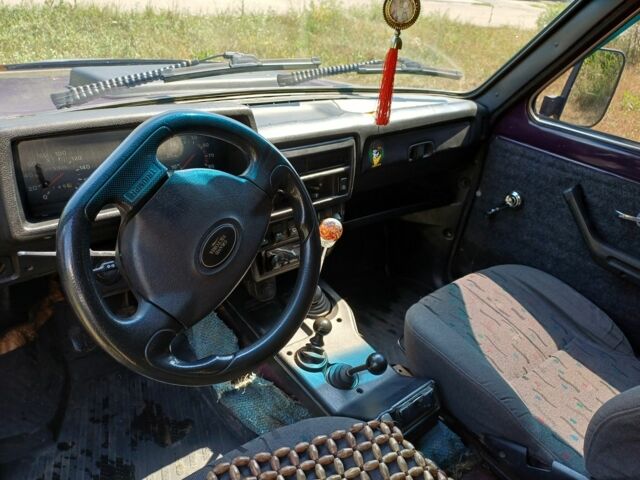 Фиолетовый ВАЗ 21213 Niva, объемом двигателя 1.6 л и пробегом 274 тыс. км за 3200 $, фото 12 на Automoto.ua