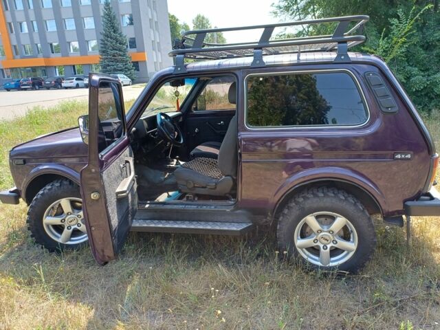 Фиолетовый ВАЗ 21213 Niva, объемом двигателя 1.6 л и пробегом 274 тыс. км за 3200 $, фото 15 на Automoto.ua