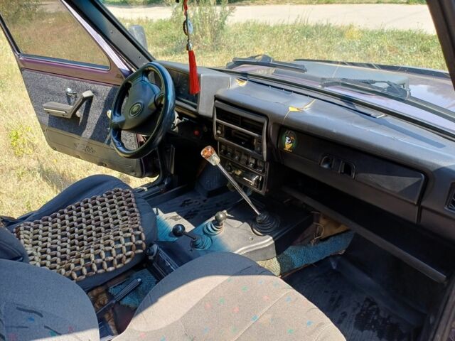 Фиолетовый ВАЗ 21213 Niva, объемом двигателя 1.6 л и пробегом 274 тыс. км за 3200 $, фото 18 на Automoto.ua