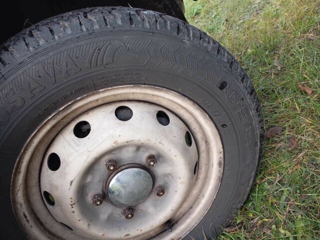 Фіолетовий ВАЗ 21213 Niva, об'ємом двигуна 1.7 л та пробігом 243 тис. км за 2400 $, фото 13 на Automoto.ua