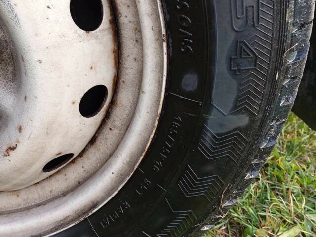 Фіолетовий ВАЗ 21213 Niva, об'ємом двигуна 1.7 л та пробігом 243 тис. км за 2400 $, фото 12 на Automoto.ua