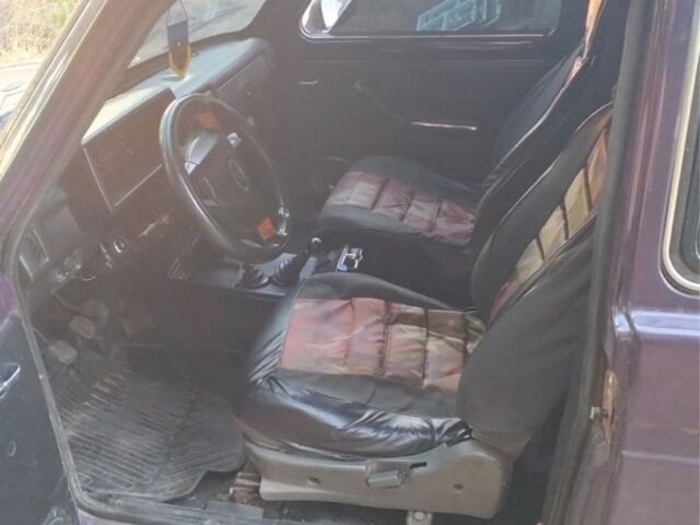 Фиолетовый ВАЗ 21213 Niva, объемом двигателя 1.7 л и пробегом 280 тыс. км за 3350 $, фото 4 на Automoto.ua