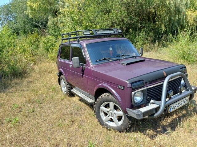 Фиолетовый ВАЗ 21213 Niva, объемом двигателя 1.6 л и пробегом 260 тыс. км за 3000 $, фото 4 на Automoto.ua