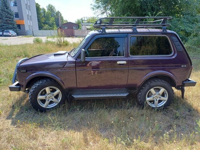 Фиолетовый ВАЗ 21213 Niva, объемом двигателя 1.6 л и пробегом 260 тыс. км за 3000 $, фото 1 на Automoto.ua