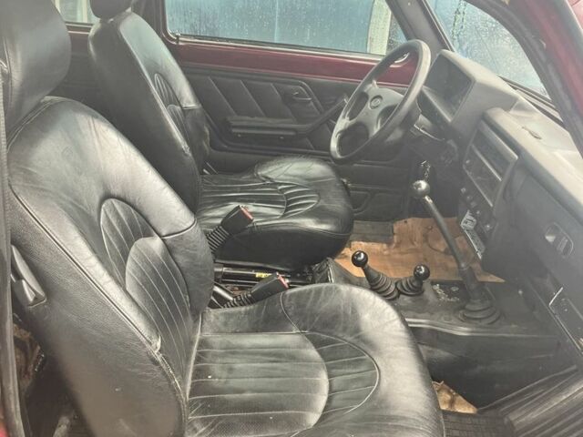 Красный ВАЗ 21213 Niva, объемом двигателя 1.7 л и пробегом 172 тыс. км за 3250 $, фото 5 на Automoto.ua