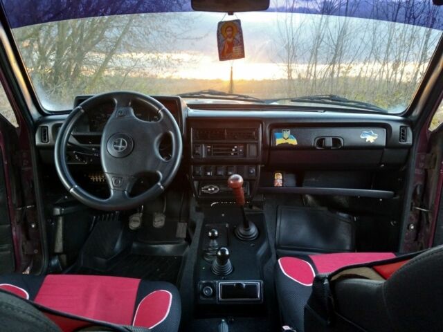 Червоний ВАЗ 21213 Niva, об'ємом двигуна 1.7 л та пробігом 260 тис. км за 2400 $, фото 6 на Automoto.ua