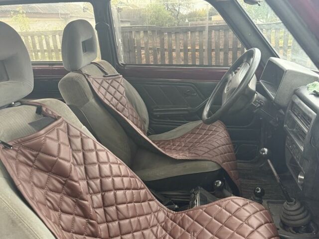 Червоний ВАЗ 21213 Niva, об'ємом двигуна 1.7 л та пробігом 200 тис. км за 1450 $, фото 4 на Automoto.ua