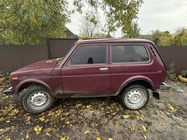 Червоний ВАЗ 21213 Niva, об'ємом двигуна 1.7 л та пробігом 200 тис. км за 1450 $, фото 1 на Automoto.ua