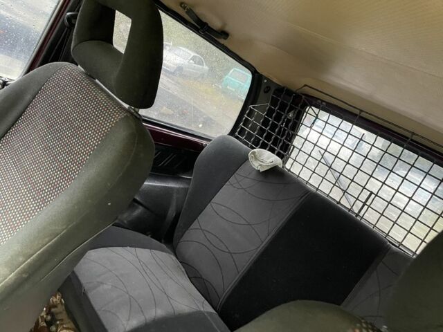 Красный ВАЗ 21213 Niva, объемом двигателя 1.6 л и пробегом 120 тыс. км за 2250 $, фото 6 на Automoto.ua