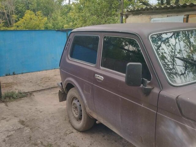 Красный ВАЗ 21213 Niva, объемом двигателя 1.7 л и пробегом 120 тыс. км за 1441 $, фото 2 на Automoto.ua